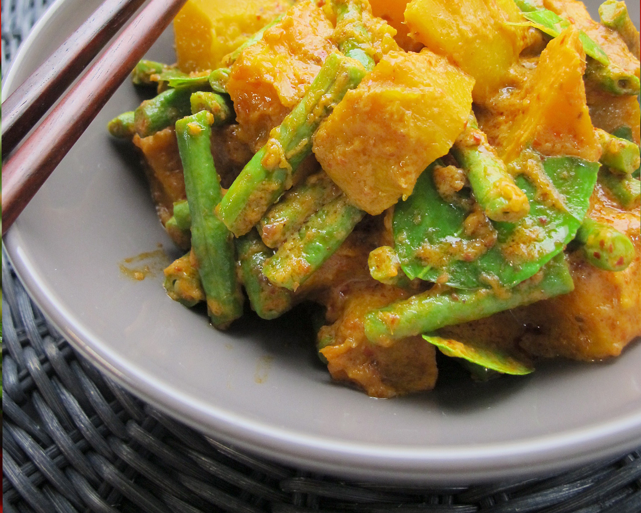 Roasted Pumpkin with Creamy Curry 