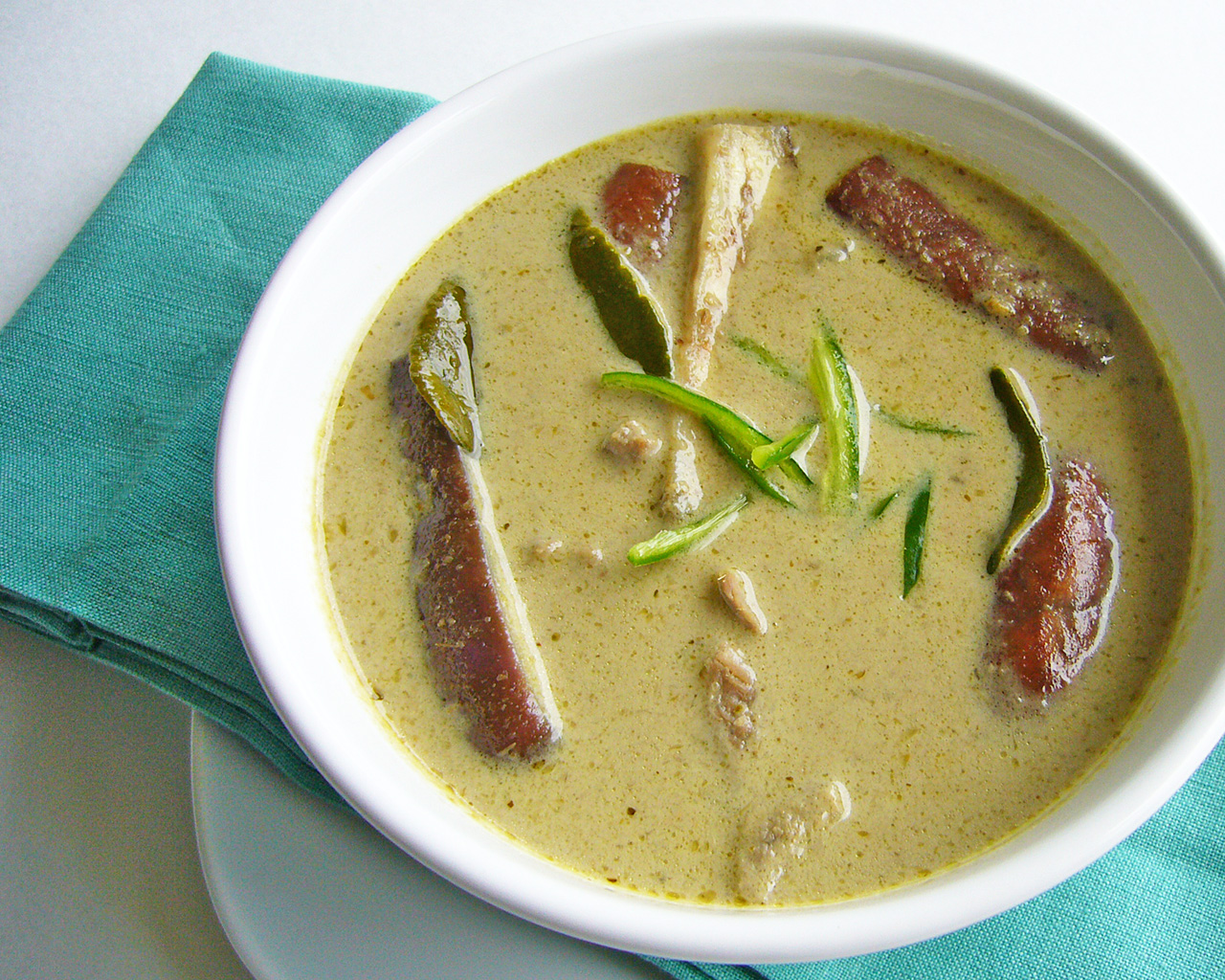 Green Beef Curry with Aubergine