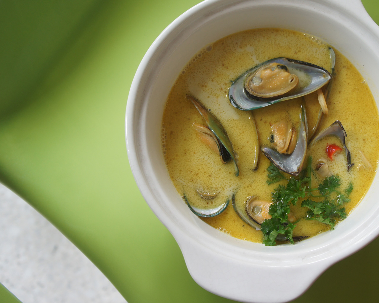 Mussels in Galangal Coconut Soup